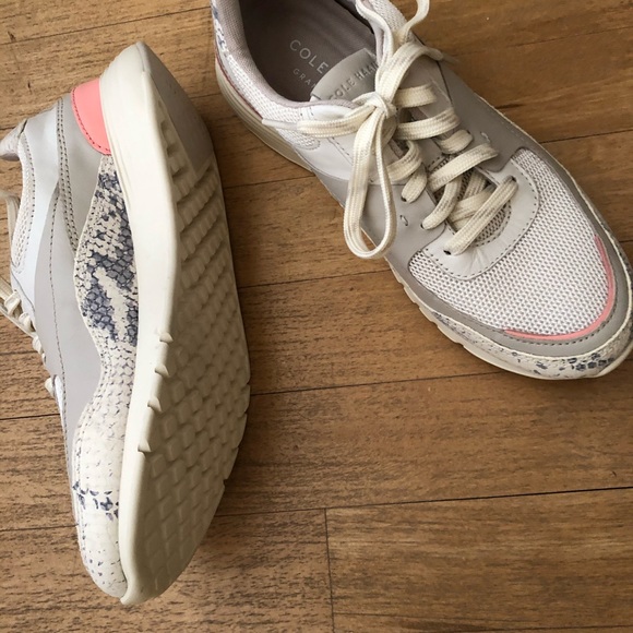 Shoes - Picture 3 of 4